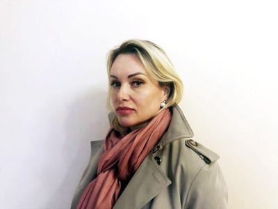 Marina Ovsyannikova, a 43-year-old editor from Russia’s state-run propagandist Channel One TV network, crashed the set of Russia’s top evening newscast, brandishing an anti-war poster.