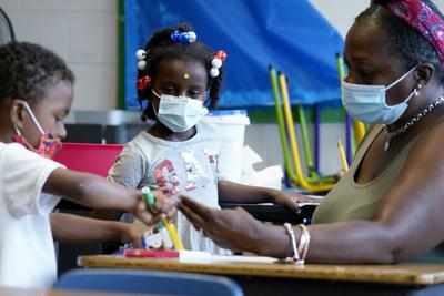 Exposed students, as well as unvaccinated people who come into contact with someone with Covid-19, should take a test after five days and wear a mask for 10 days.