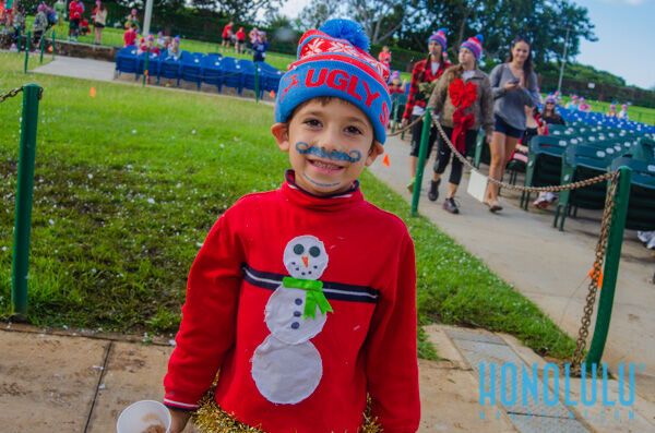 33968 Hnlmaguglysweater2014hnlmagkbp 6597