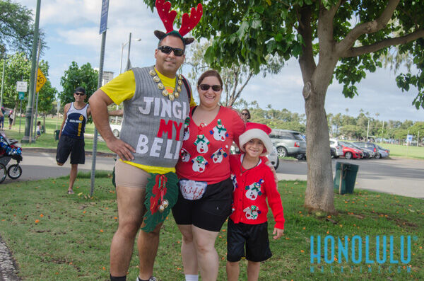 34040 Hnlmaguglysweater2014hnlmagkbp 6824