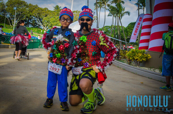 33951 Hnlmaguglysweater2014hnlmagkbp 6519