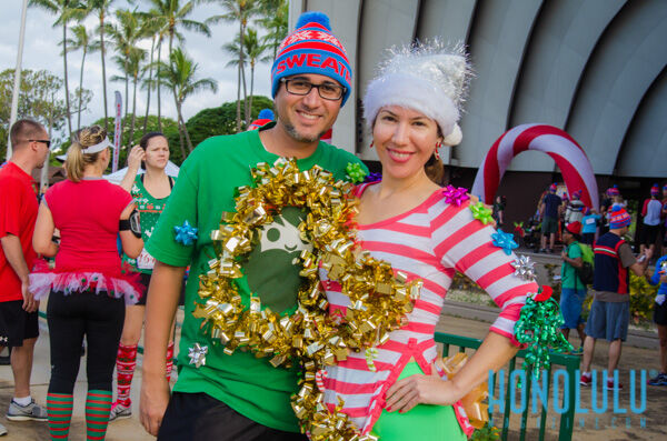 33966 Hnlmaguglysweater2014hnlmagkbp 6593