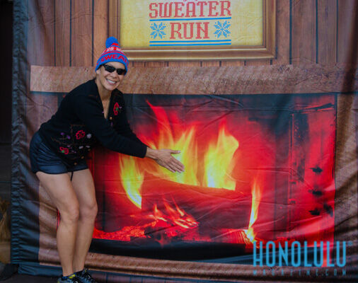 33972 Hnlmaguglysweater2014hnlmagkbp 6605