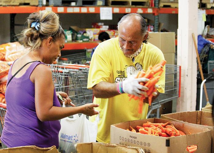 40670 1129amhawaiifoodbankcarrots1