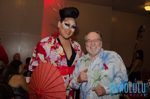 37040 Hnlmagreddressball2014hnlmagkbp 9687