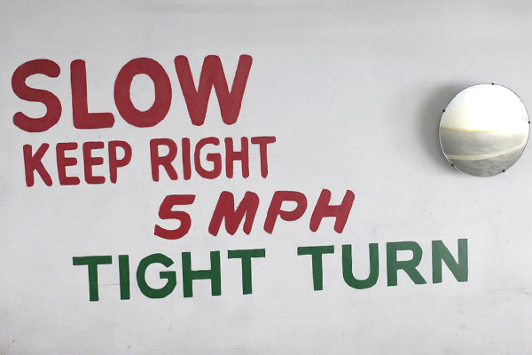 40225 Sign Slowdown