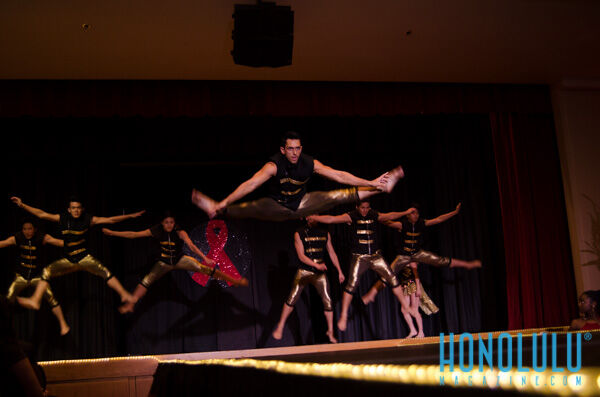 37075 Hnlmagreddressball2014hnlmagkbp 9825
