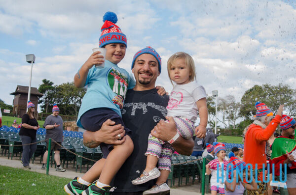 33957 Hnlmaguglysweater2014hnlmagkbp 65622