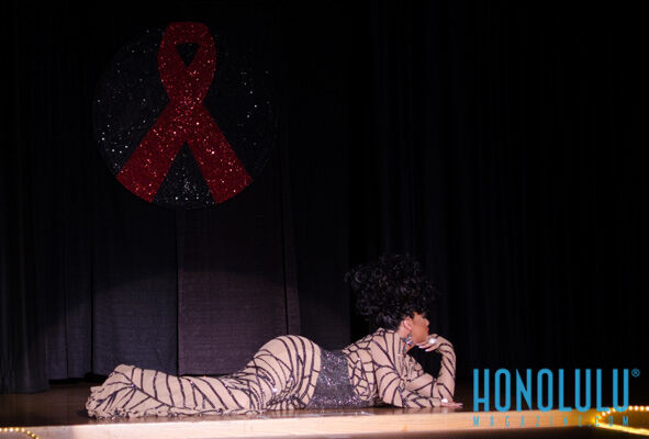 37070 Hnlmagreddressball2014hnlmagkbp 9795