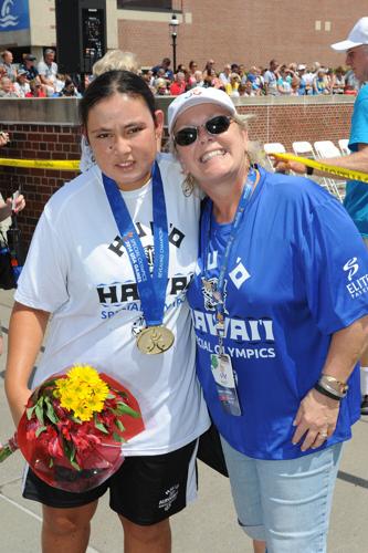 42945 Day2nikilanirojaswithnancybottelospecialolympicshawaiipresident Ceo2