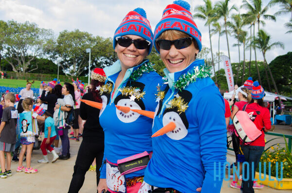 33962 Hnlmaguglysweater2014hnlmagkbp 6584