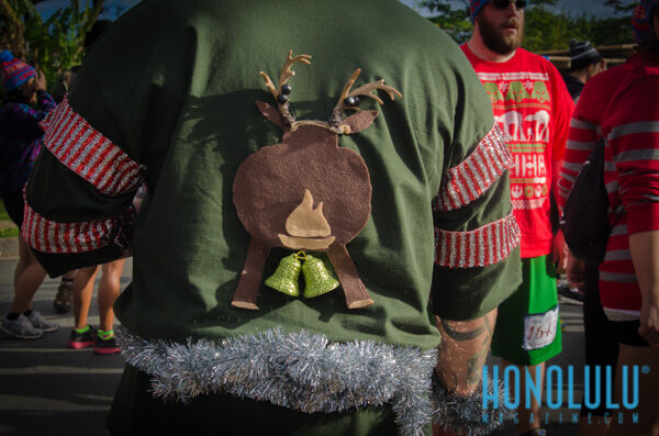 33998 Hnlmaguglysweater2014hnlmagkbp 6704