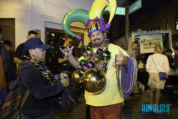 37180 Mardigraswebhn0314 Dc 8831