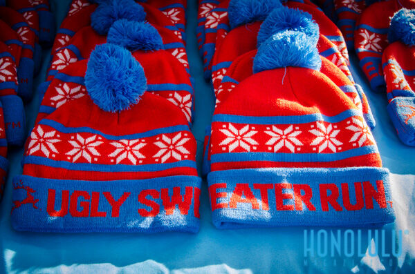 33949 Hnlmaguglysweater2014hnlmagkbp 6515