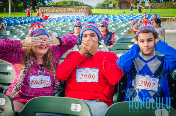 33947 Hnlmaguglysweater2014hnlmagkbp 6510