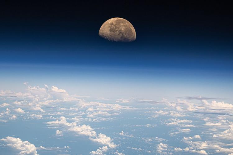 Astronaut captures awe-inspiring photo of Moon setting