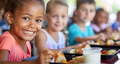 Los legisladores presionan para que la leche entera regrese a las comidas escolares