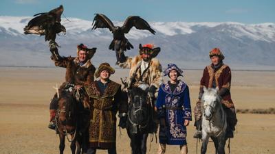 The Roam Report Featured Image - Eagle hunters Unsplash