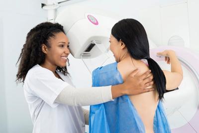 Las exploraciones adicionales del cáncer de mama pueden triplicar la detección en mujeres con mamas densas