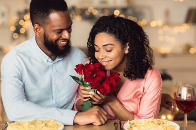 ¿Listo para una relación romántica? Las opiniones de tus amigos importan