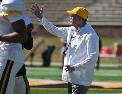 Missouri defensive coordinator Corey Batoon directs players (copy) (copy) (copy)
