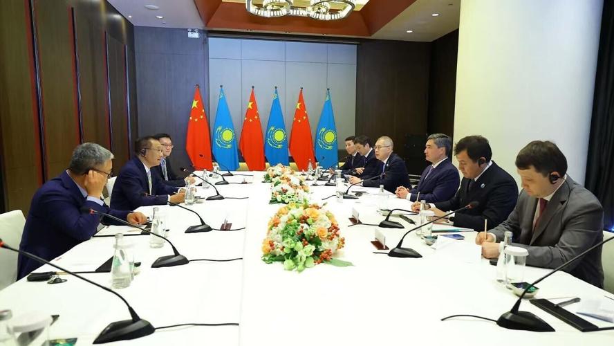 Managements of SuperX AI Technology meeting with the Prime Minister of Kazakhstan