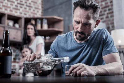 Casi 160 millones de estadounidenses se ven perjudicados por el consumo de alcohol y drogas de otra persona