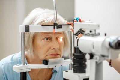 La fototerapia podría ayudar a aliviar la forma "seca" de la degeneración macular