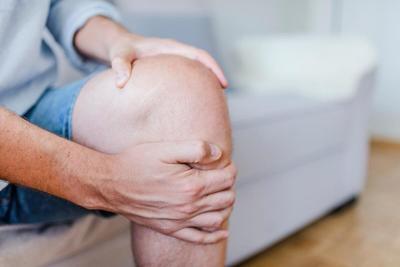 ¿Alivio del dolor de rodilla a través del oído? Un nuevo estudio dice que es posible