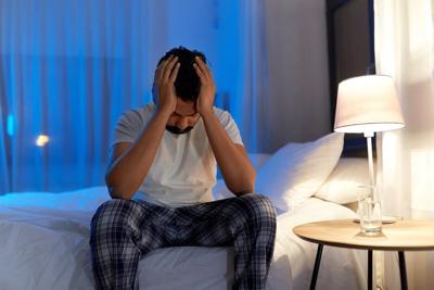 Los impulsos suicidas pueden alcanzar su punto máximo durante las noches de insomnio