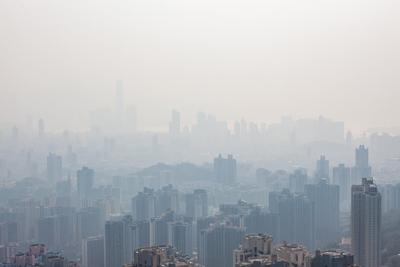 La contaminación del aire se vincula con el deterioro cognitivo entre las personas mayores