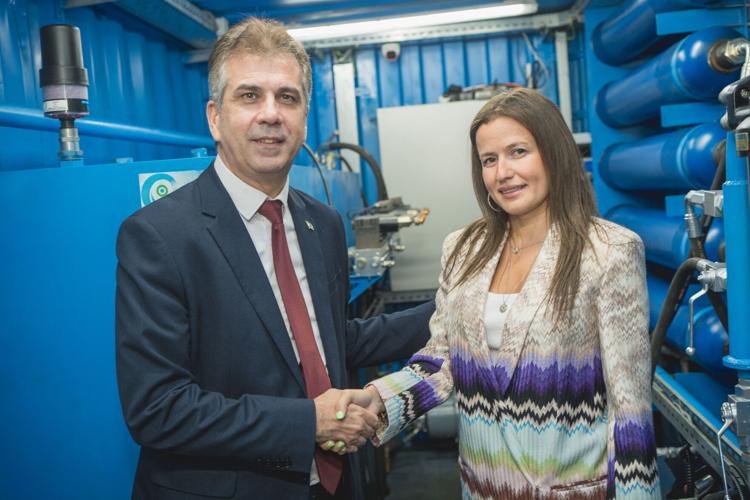 Eli Cohen, Minister of Energy and Inna Braverman, CEO of Eco Wave Power