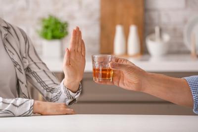 Wegovy y Ozempic podrían ayudar a reducir la dependencia al alcohol