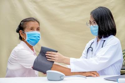 Controlar la presión arterial protege la salud del cerebro
