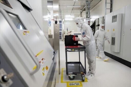 After investing more than 500 million euros in a research and production centre, AT&S has become Europe's only major commercial manufacturer of advanced IC substrates
