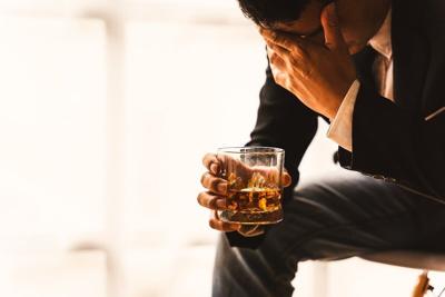 Otro estudio sugiere que los medicamentos GLP-1 podrían aliviar el alcoholismo