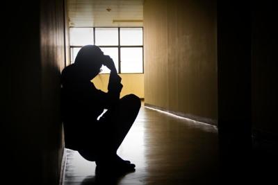 La soledad aumenta la probabilidad de desarrollar demencia en un 31%
