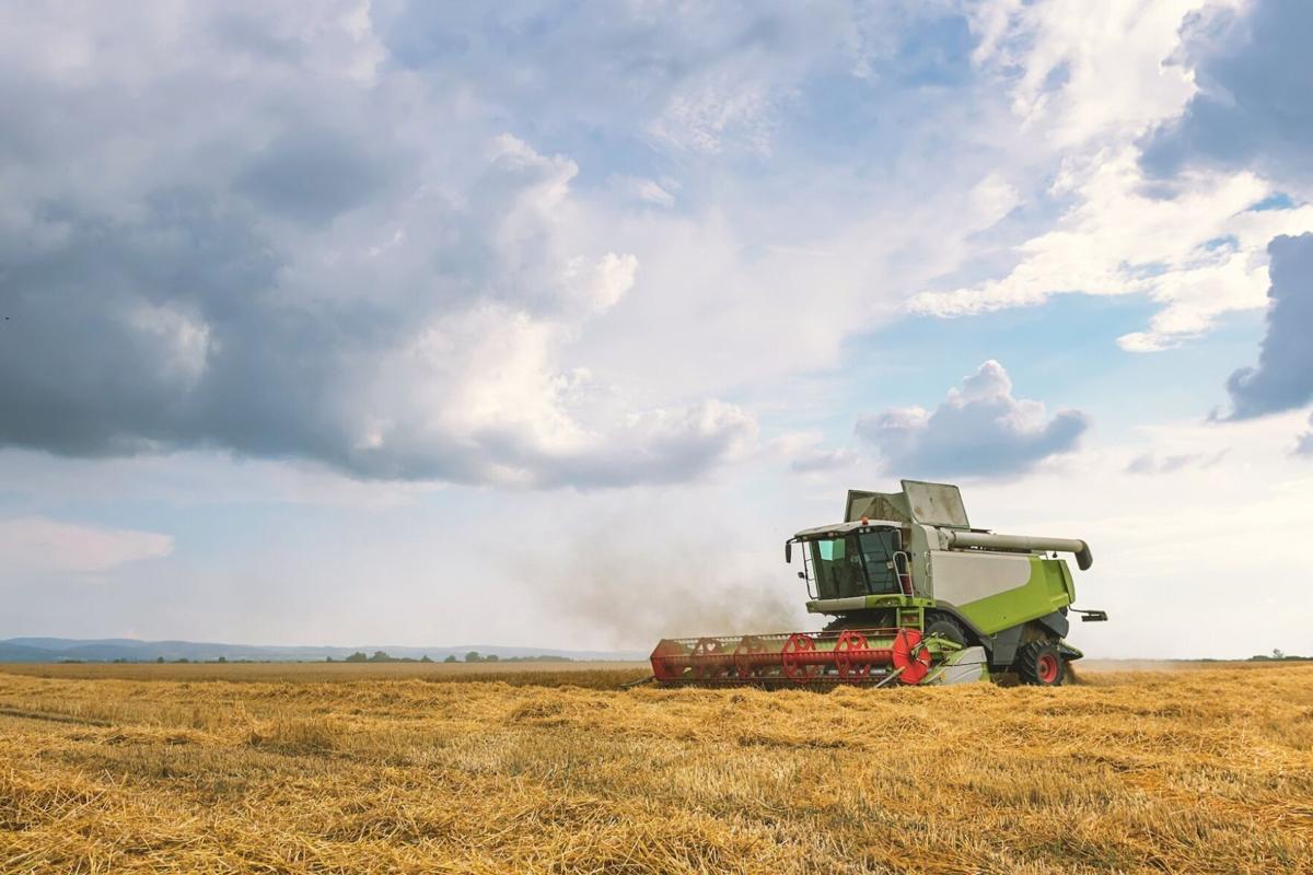 Combine in field – Conversation
