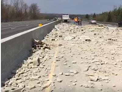 Crash causes traffic headache on Highway 400 in Bradford