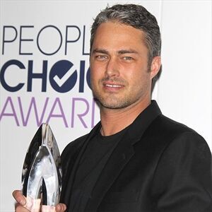 Taylor Kinney falls in love with someone's 'energy'-Image1