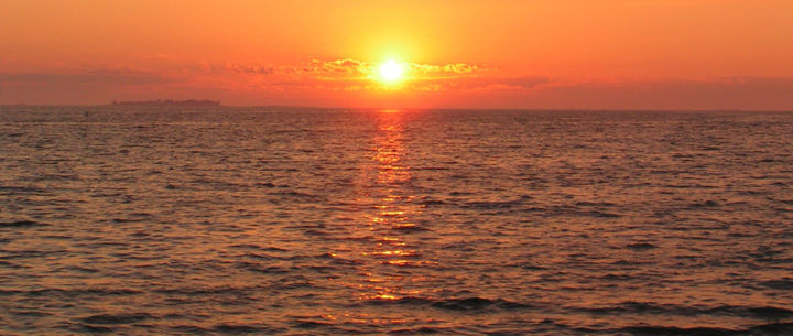 Sauble Beach. Image courtesy CanadaStays